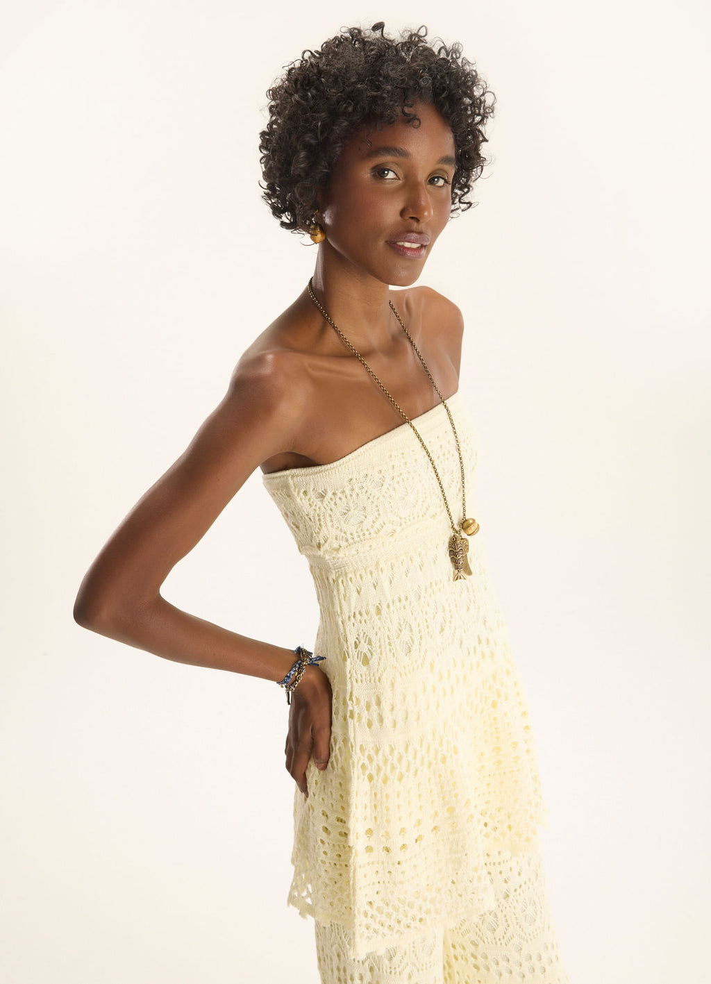 Cantão Women's Off-White Textured Knit Sleeveless Blouse Elegant Top