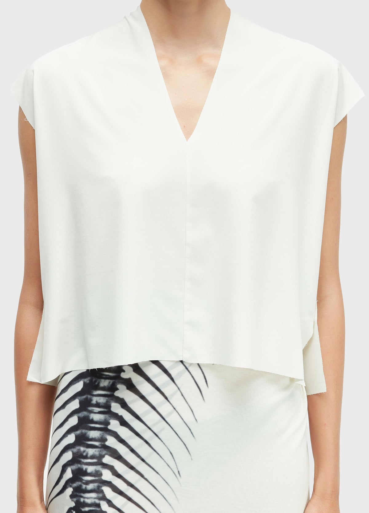 Osklen Sleeveless V-Neck Superlight Blouse Off White